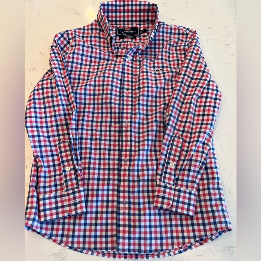 Vineyard Vines Boys size 7 performance button down